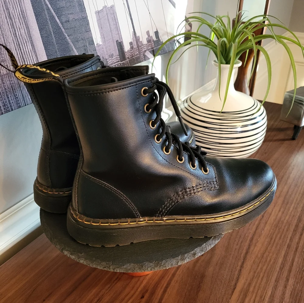 Doc Martin Boots - Picture 5 of 10